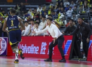 欧联杯常规赛激情夜！东契奇里突外投，北京国安鏖战广东男篮的简单介绍